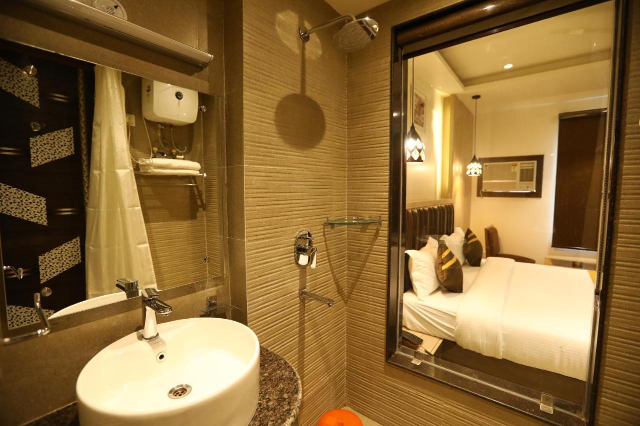 Hotel D Silverleaf Lucknow Eksteriør bilde