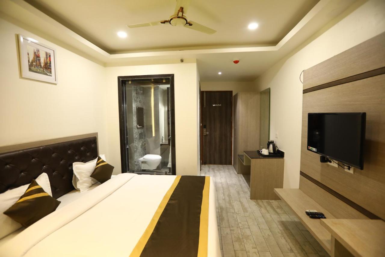 Hotel D Silverleaf Lucknow Eksteriør bilde