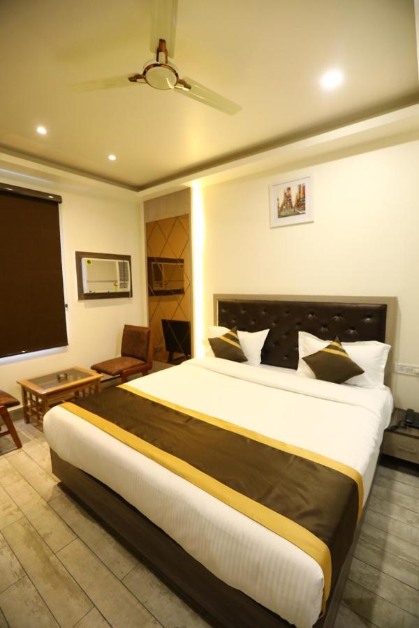 Hotel D Silverleaf Lucknow Eksteriør bilde