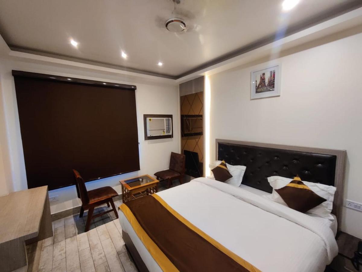 Hotel D Silverleaf Lucknow Eksteriør bilde