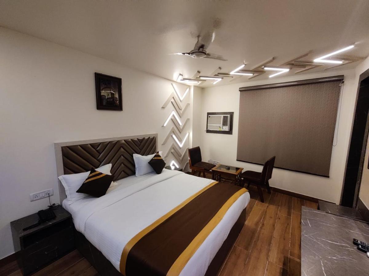 Hotel D Silverleaf Lucknow Eksteriør bilde