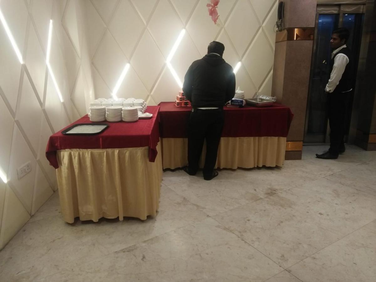 Hotel D Silverleaf Lucknow Eksteriør bilde