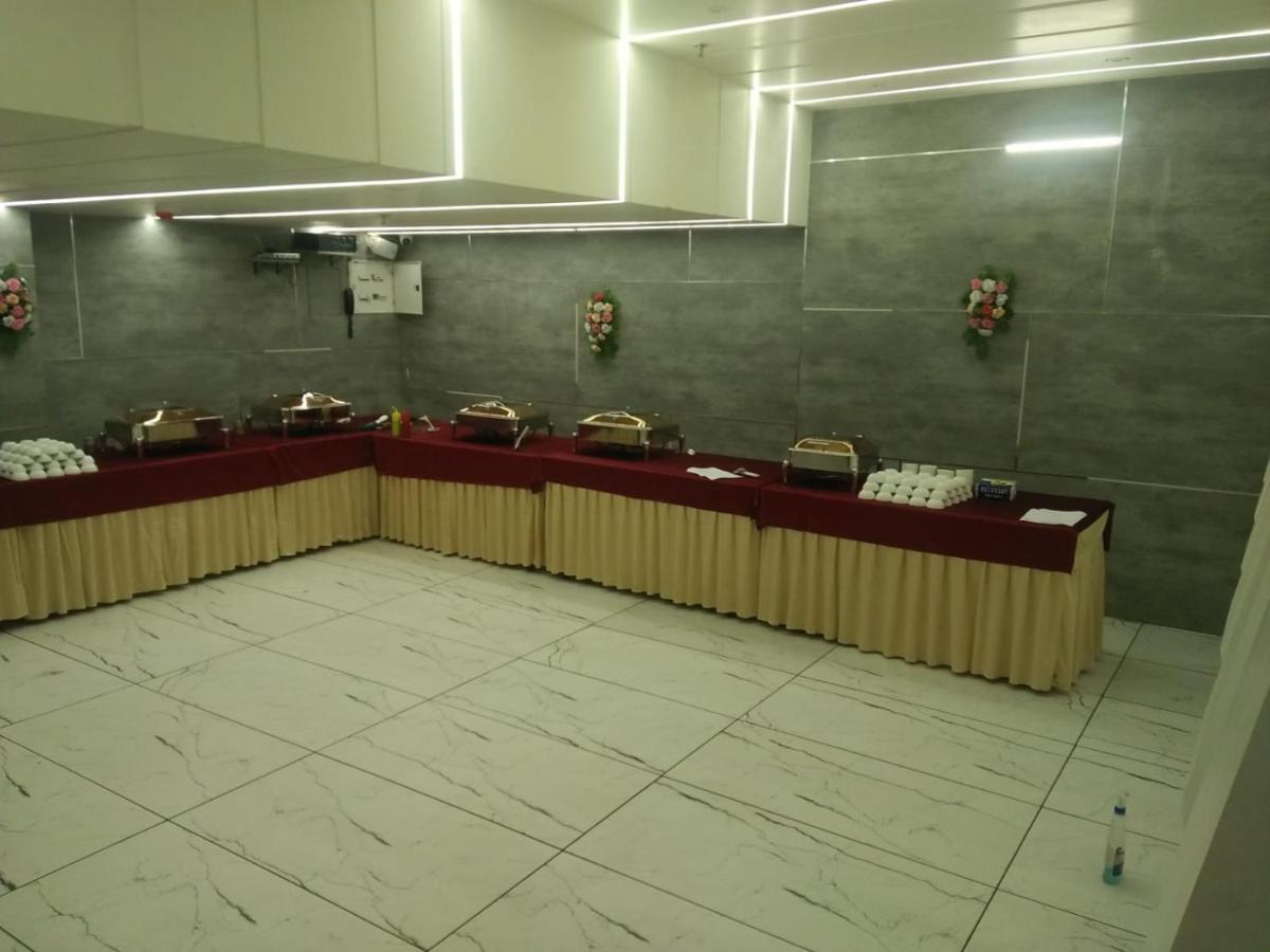 Hotel D Silverleaf Lucknow Eksteriør bilde