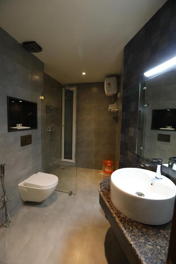 Hotel D Silverleaf Lucknow Eksteriør bilde