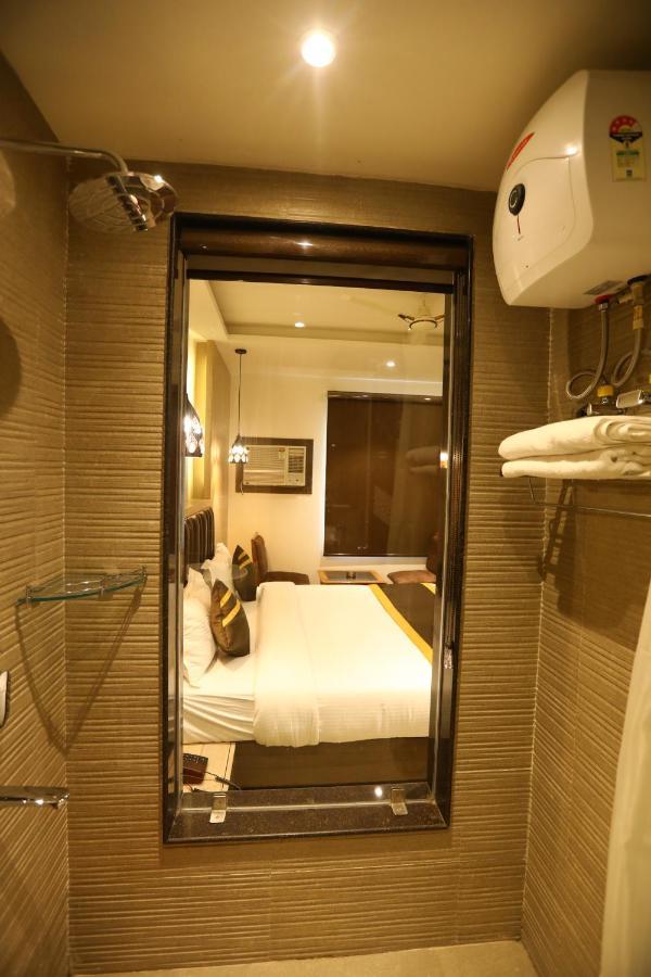 Hotel D Silverleaf Lucknow Eksteriør bilde